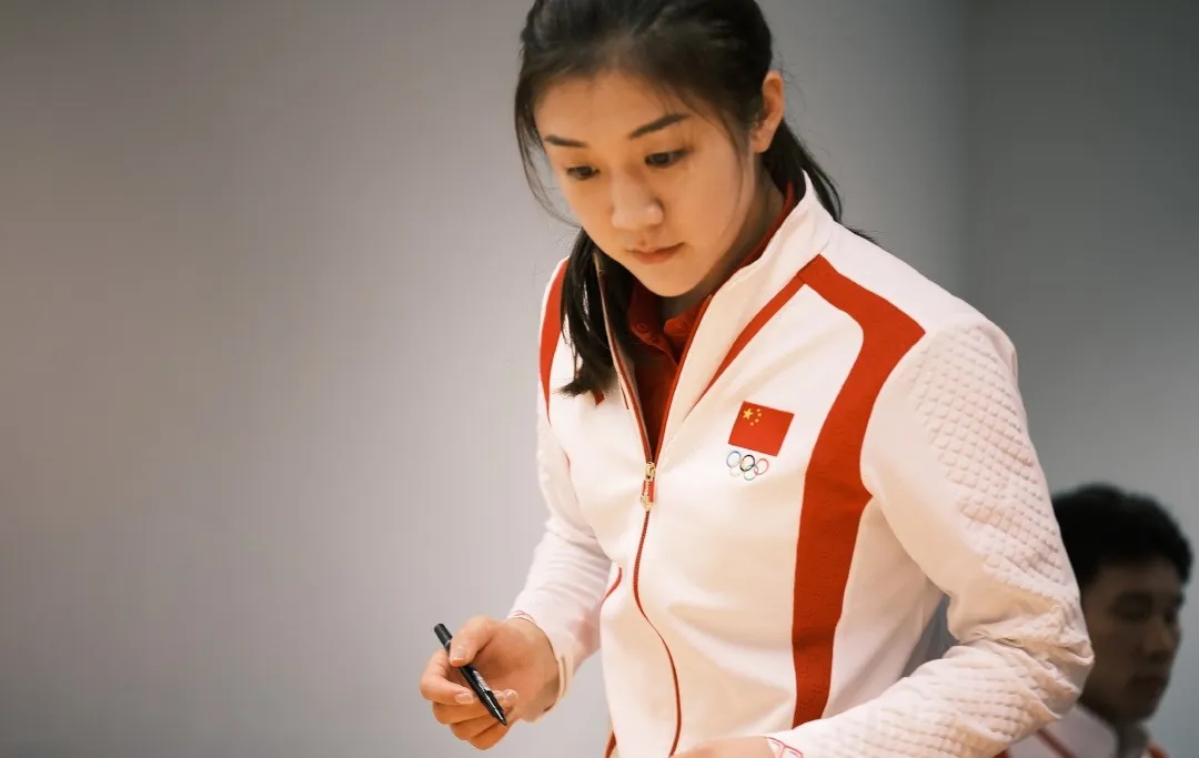在奥运冠军光环背后隐藏的少女心：陈梦的放松