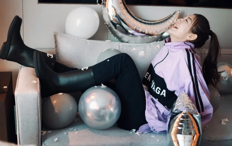 在奥运冠军光环背后隐藏的少女心：陈梦的放松