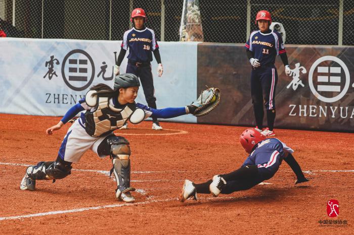 浙江·绍兴古越龙山鉴湖女侠队领跑本赛季联赛：