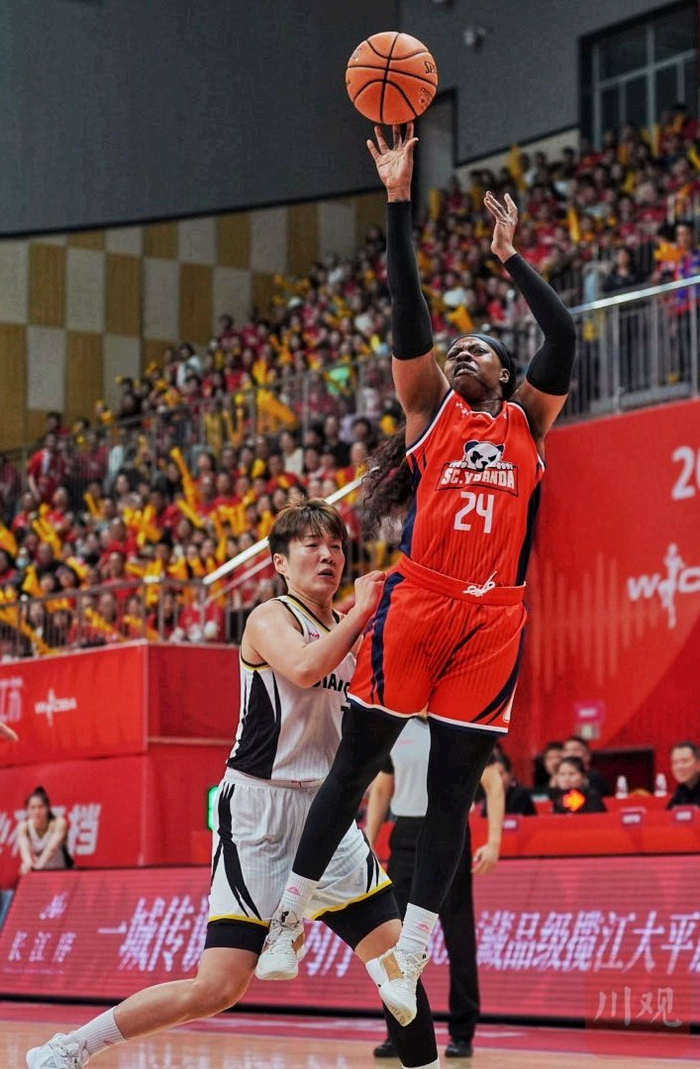 四川女篮险胜江苏南钢晋级半决赛