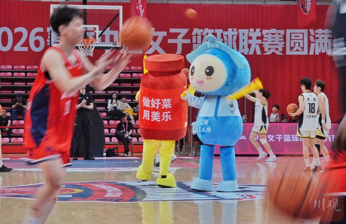 四川女篮险胜江苏南钢晋级半决赛