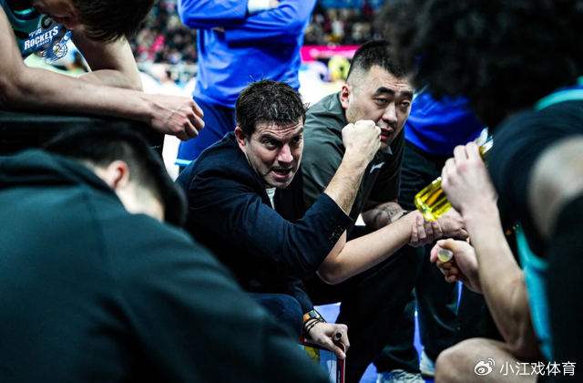 上海男篮冲击17连胜迎战宁波富邦