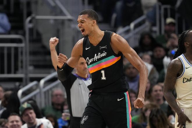 杨瀚森创历史第七位NBA季后赛球员 开拓者迎战马