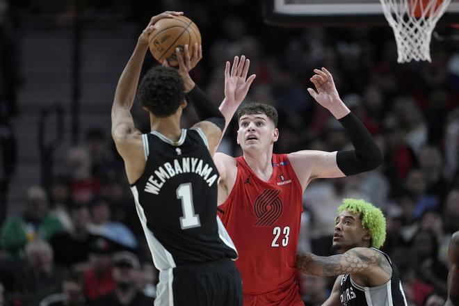 杨瀚森创历史第七位NBA季后赛球员 开拓者迎战马