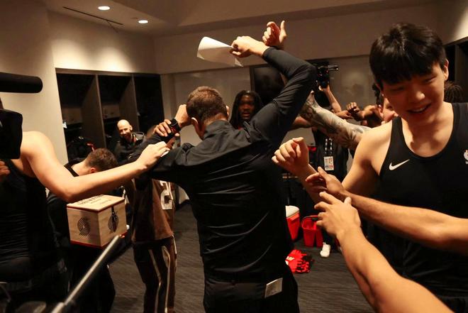 杨瀚森创历史第七位NBA季后赛球员 开拓者迎战马