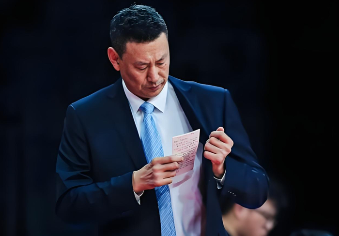 李楠禁赛三年终解封 将助许利民冲击CBA总冠军